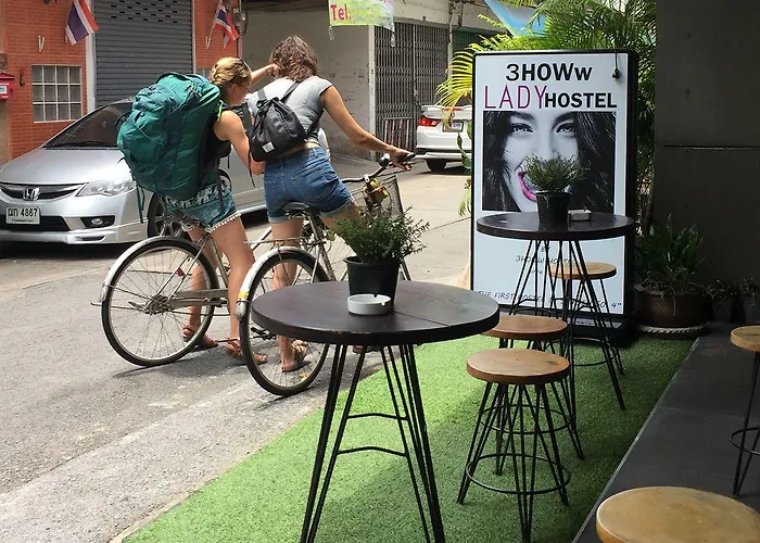 Nomad 호스텔 *